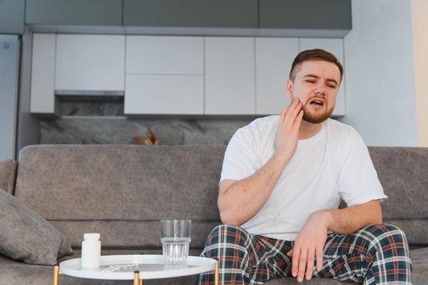 How An Emergency Dentist Can Save Your Smile